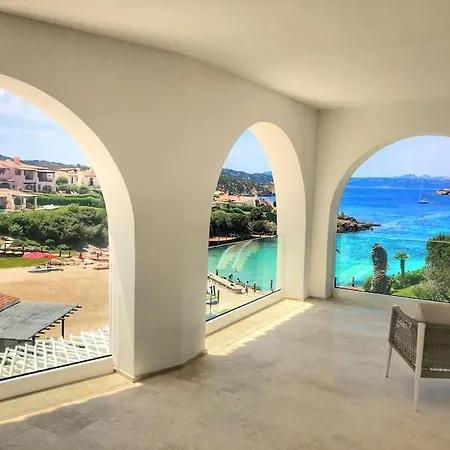 Beachfront Cala Del Faro * بورتو كيرفو