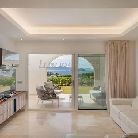 Beachfront Cala Del Faro Apartment